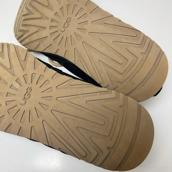 UGG Men's Maksim Chukka Boots Black Color - Picture 10 of 11